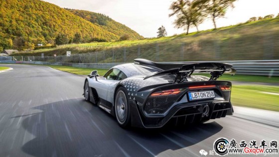 GT2 RSӛ䛣÷ِ˹-AMG ONEɼ~a܇
